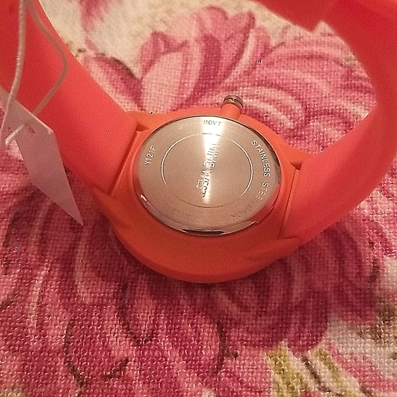 NINE WEST womens neon silicone watch - Picture 4 of 6